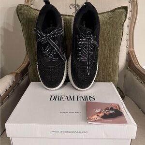 Dream Pairs platform Black Sneakers with White Accents